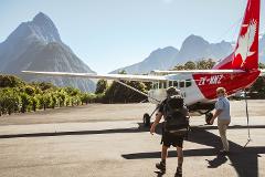 Milford Sound 6:30am / Glass Roof Scenic Tour, Cruise & Flight (inclu. Picnic Lunch)