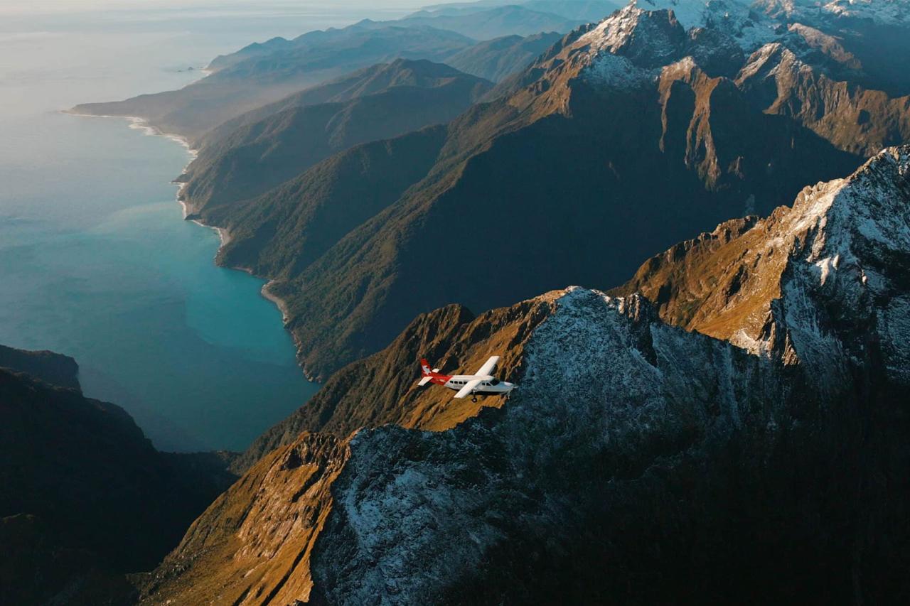 Milford Sound Business Class & Return Scenic Flight