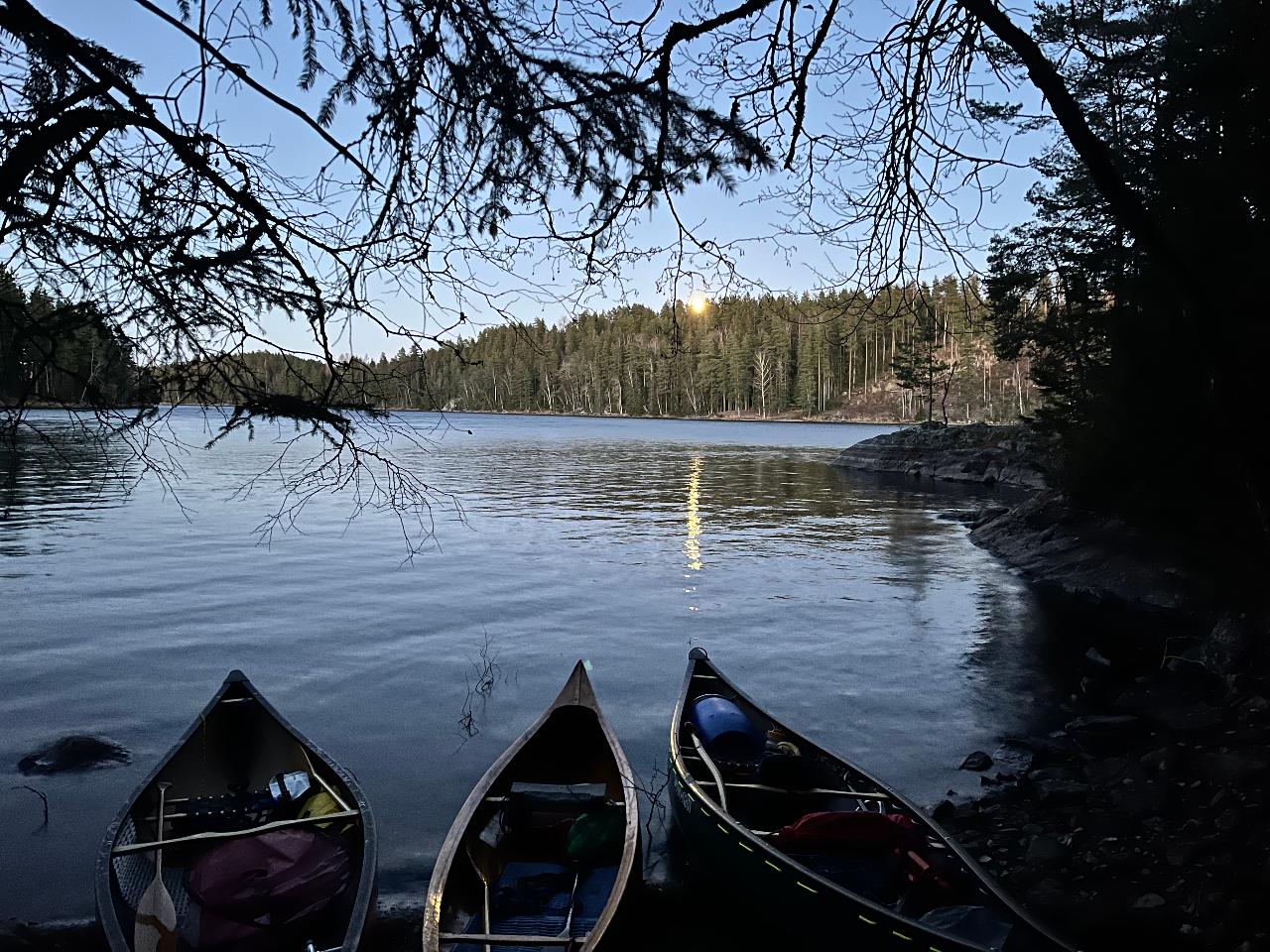 Coastal Canoeing Self guided trip 4 days/ Self guided tur 4 dagar i kanadensare.