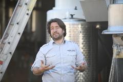 Seated guided wine tasting with the winemaker 
