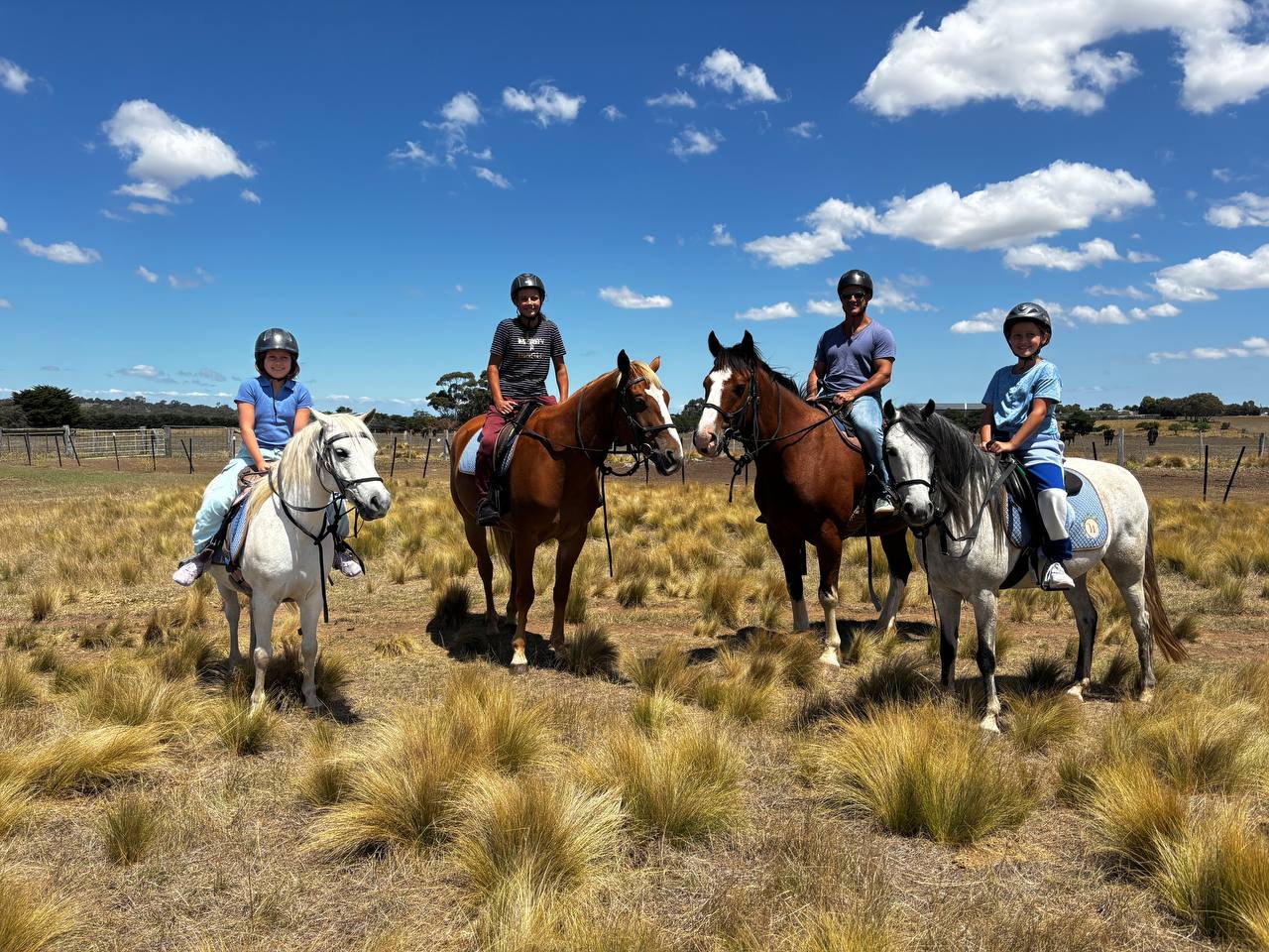  1 Hour - Private Horse Riding Tour for 4 - Farm Experience - Woodlands Lodge