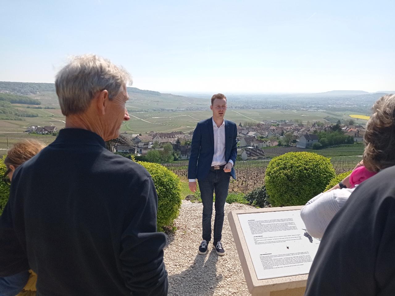 France Intense Group: Private Champagne Tour with Veuve Clicquot and a Local Winery — Champagne — Reims, Épernay & the Côte des Blancs - Photo 7