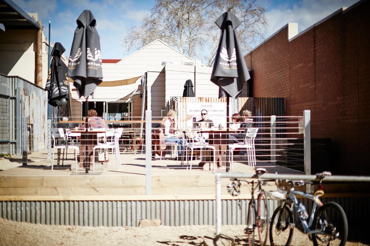 murray to mountains Rail Trail cycle hire transfers tours Bright