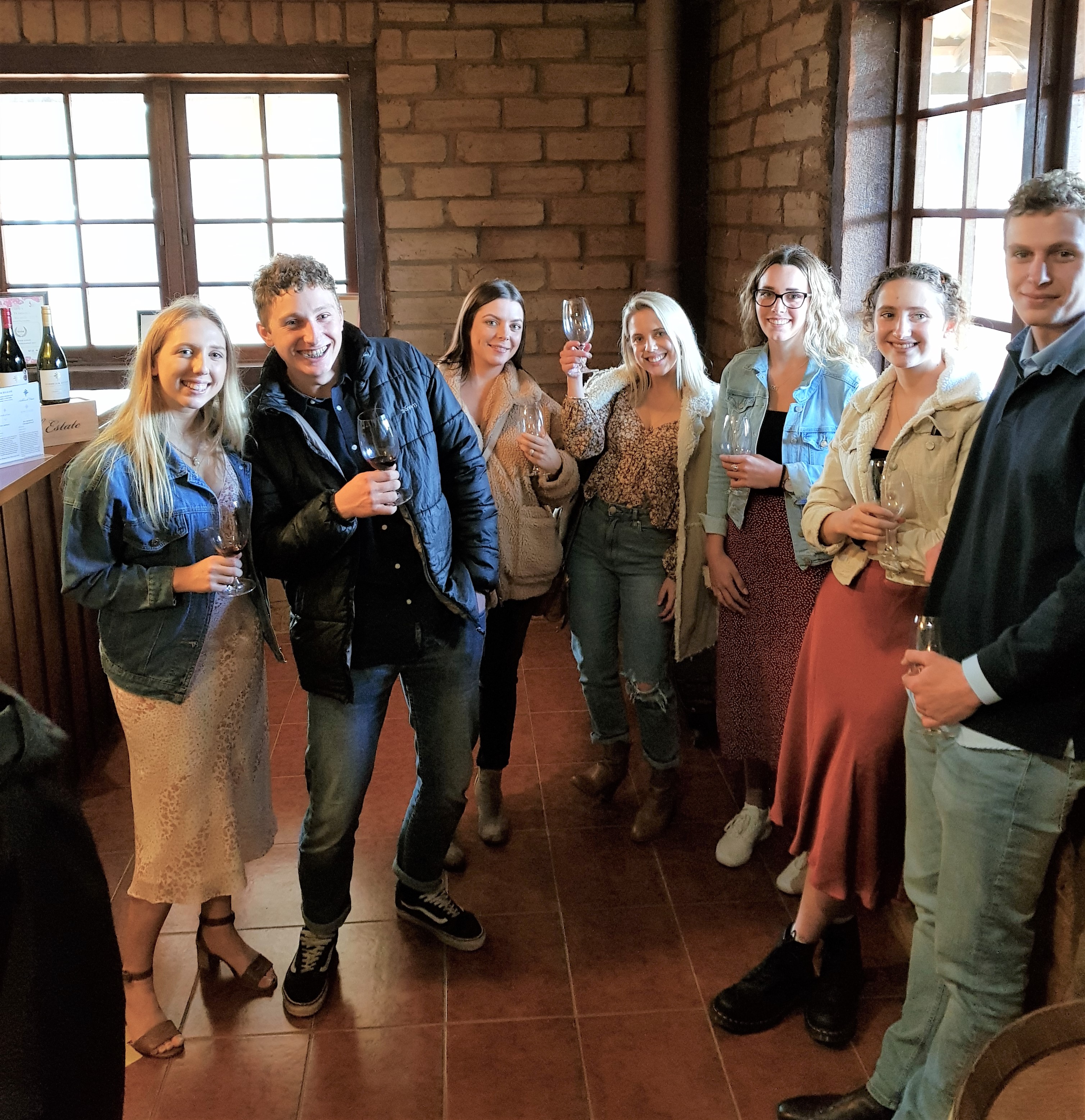 7 Hour Full Day Tour: Morning Tea, Chocolate & Olive Tastings, 3 Wineries & Lunch