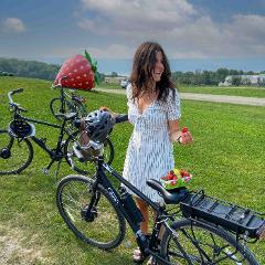 Quebec City: Explore the Beauty of Île d'Orléans on an E-Bike Tour / Visite Guidée de l'Île d'Orléans en Vélo Électrique