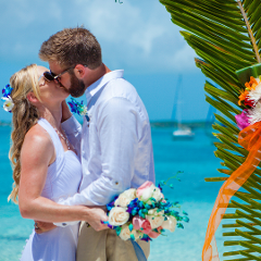 Chat ‘N’ Chill® Bahamas Private Island Wedding Escape