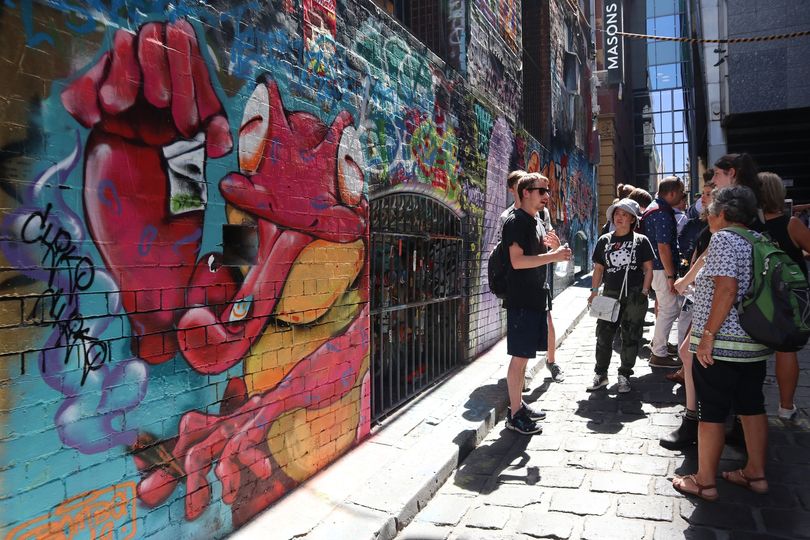 street art tour melbourne free