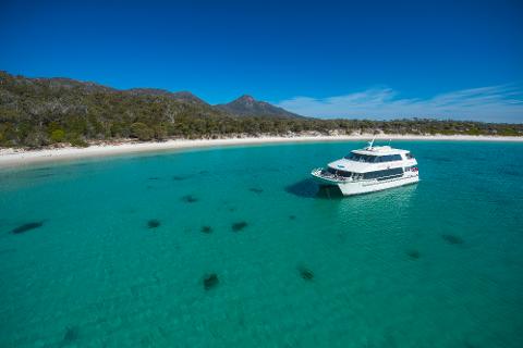 Sky Lounge – Wineglass Bay Cruise – Adults Only Tasmania Australia