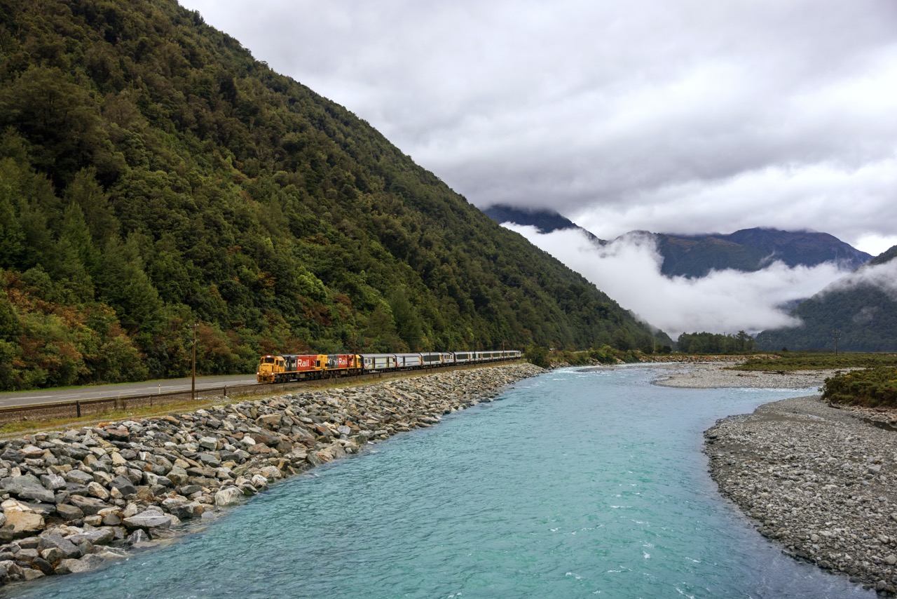 https://img.rezdy.com/PRODUCT_IMAGE/90077/235379_christchurch_canterbury_Large.jpeg