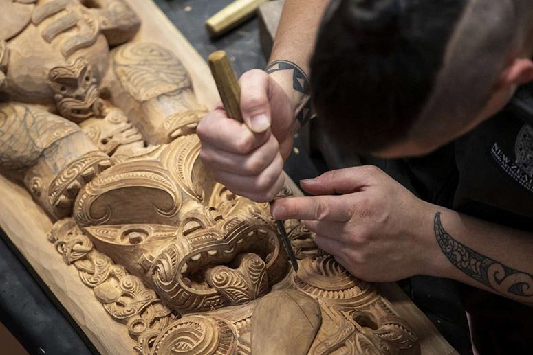 https://img.rezdy.com/PRODUCT_IMAGE/90077/9a0670cb72fa4eaf92c4cac471fd1f02carving_school.jpg