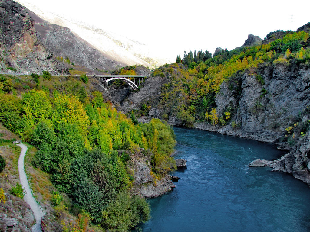 https://img.rezdy.com/PRODUCT_IMAGE/90077/Kawarau_Gorge.jpg
