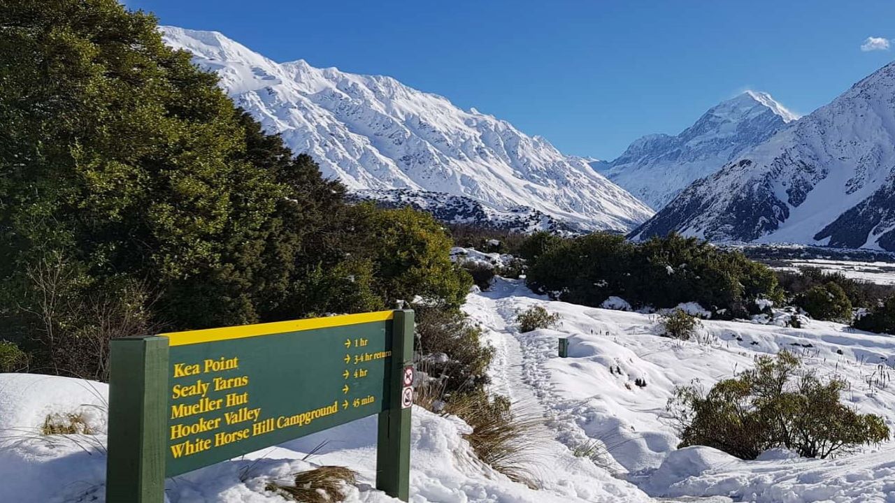 https://img.rezdy.com/PRODUCT_IMAGE/90077/Mt_Cook_signpost_.jpg