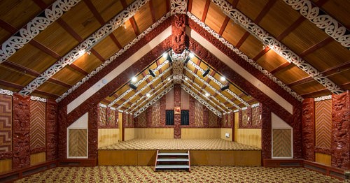 https://img.rezdy.com/PRODUCT_IMAGE/90077/Rotorua___Te_Puia___Whare.jpg