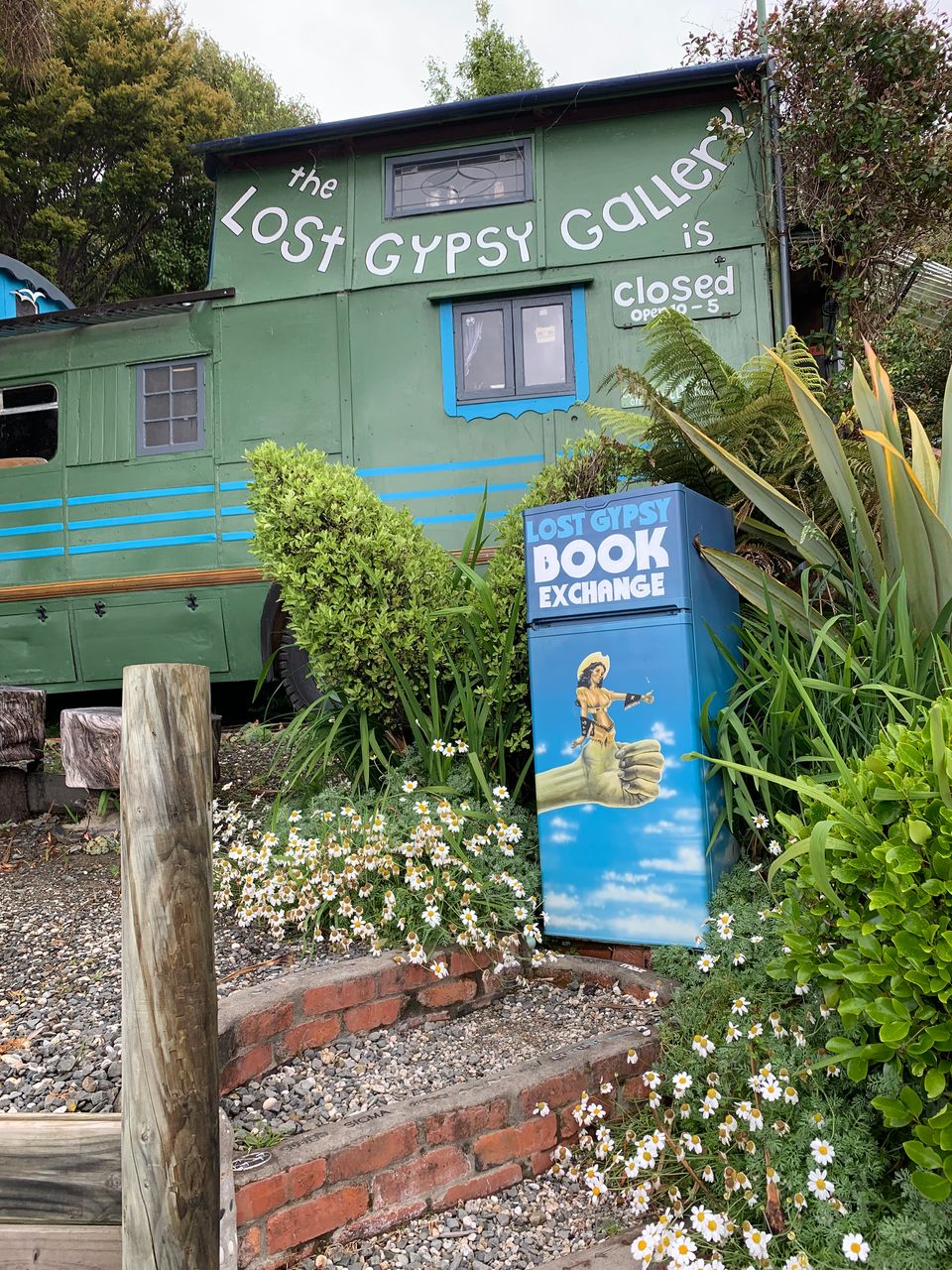https://img.rezdy.com/PRODUCT_IMAGE/90077/cd41becc0b394058af8ea1e2c8702069452882_the_lost_gypsy_southland_new_zealand_credit_great_south_9_web_version.jpg