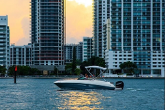 90 Minute Sunset Cruise Around Miami - 4 - 6 people