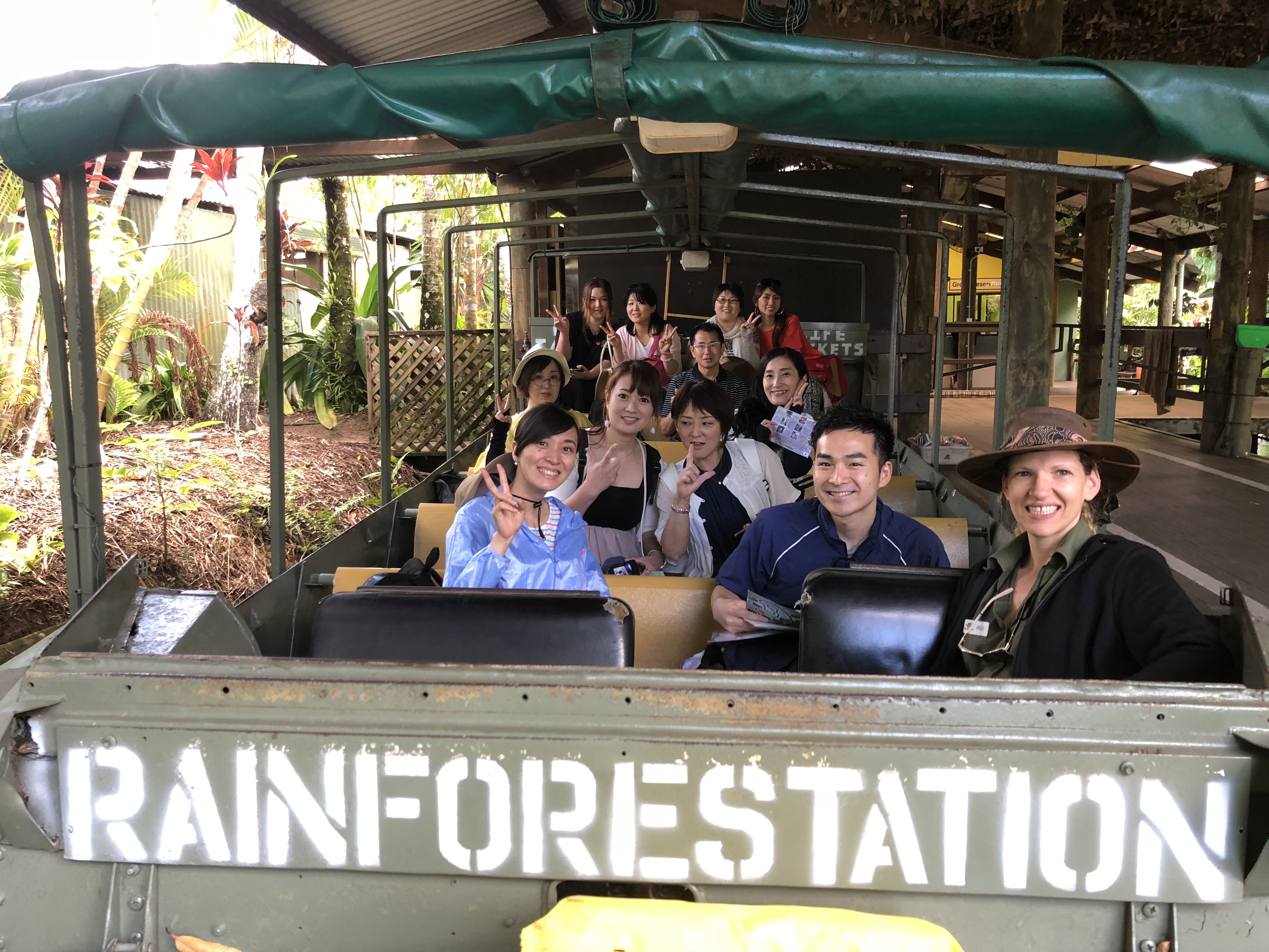 キュランダ観光デラックス（スカイレール・アーミーダック・ワイルドライフパーク・キュランダ列車）