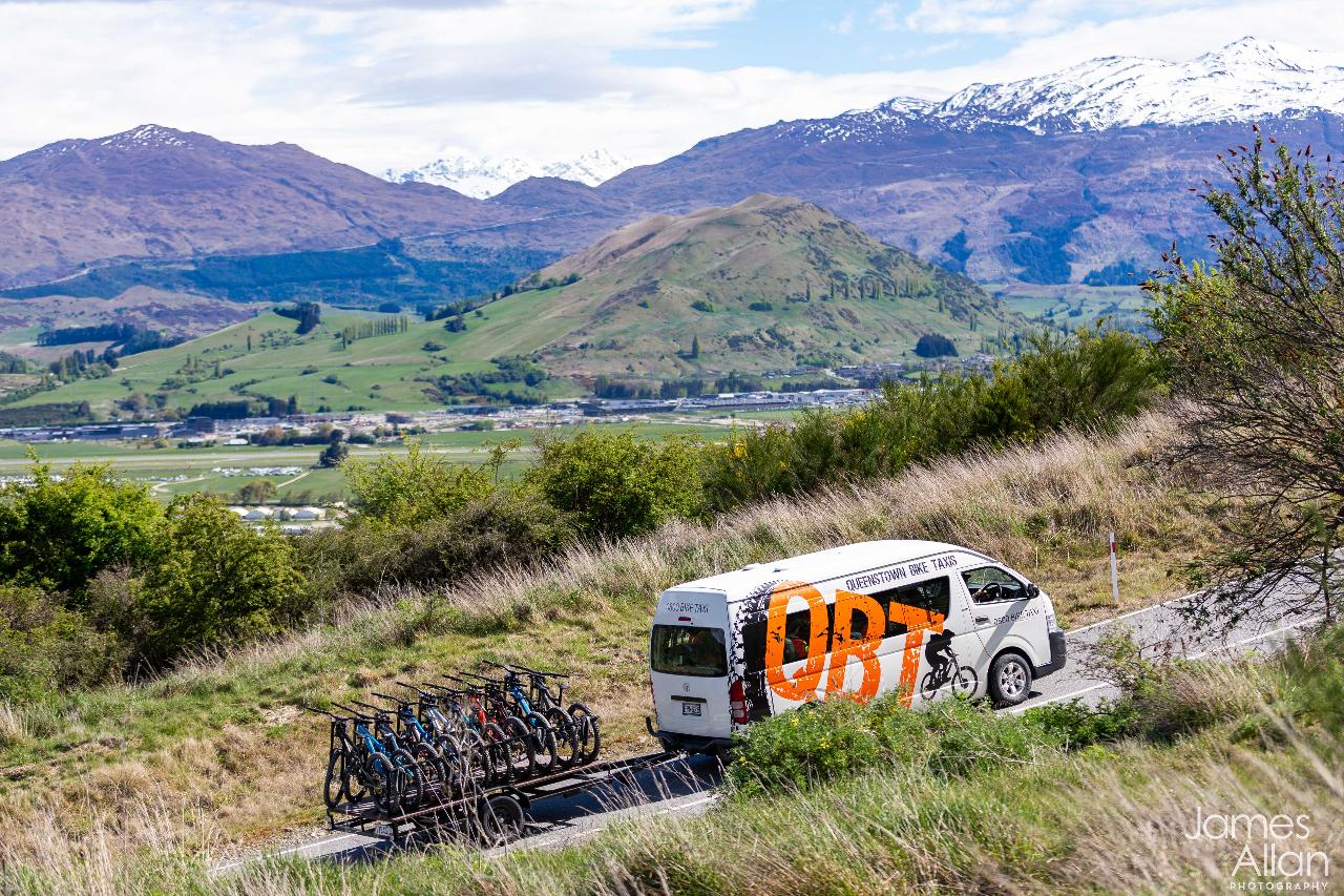 Arrowtown/Gibbston pub pick up, transfer to Queenstown 