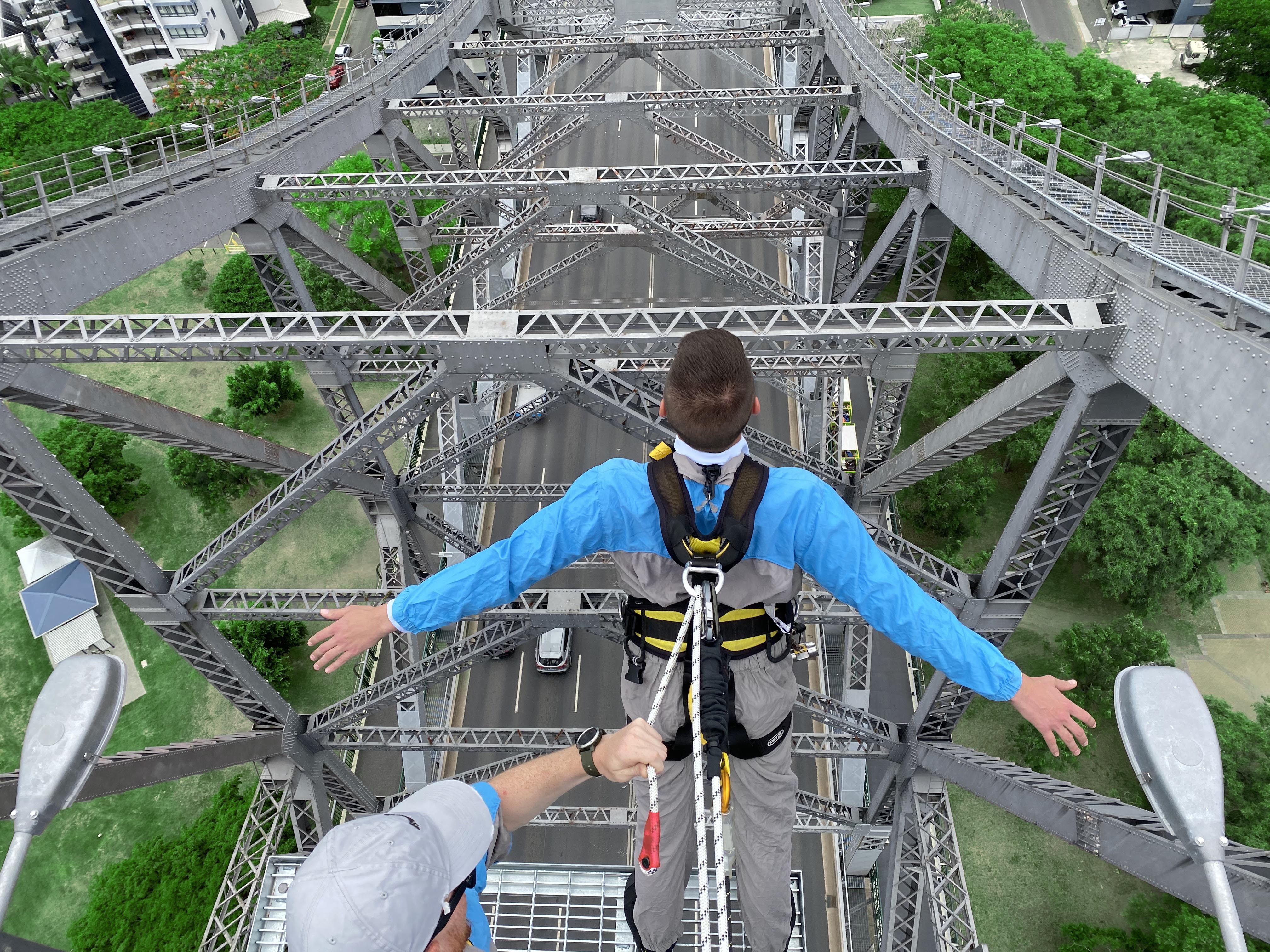 Cantilever Lean Out - Day Climb