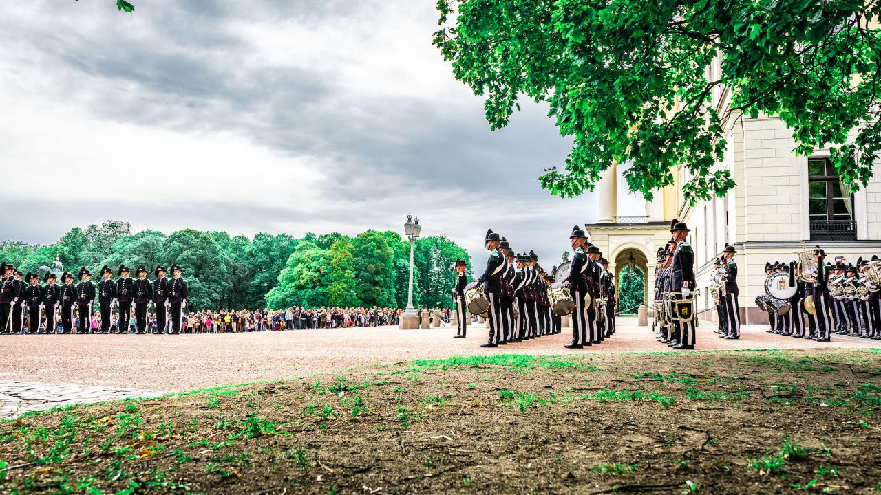 Royal Oslo Private Walking Tour