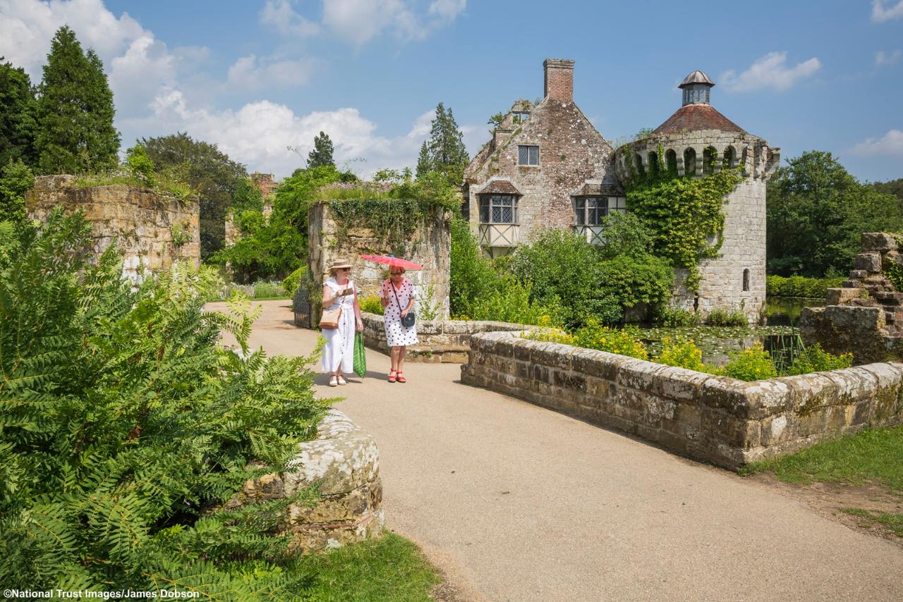 Castles & Gardens of Kent Fri 26th April 2024 Highcliffe Coach