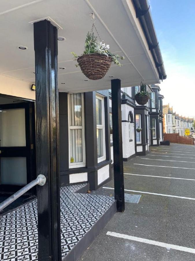 Isle of Wight Bargain Spring Break Mon 25th March 2024 Highcliffe