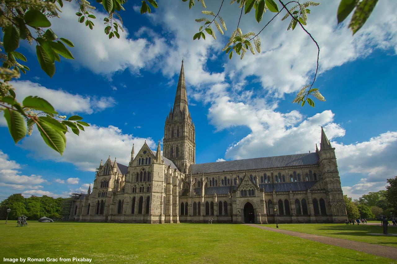 Salisbury Cathedral OR Salisbury Charter Market - Tue 6th Aug 2024