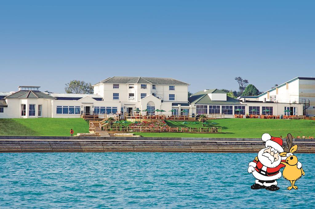 Warner 4* Norton Grange Holiday Village Turkey & Tinsel Mon 12th