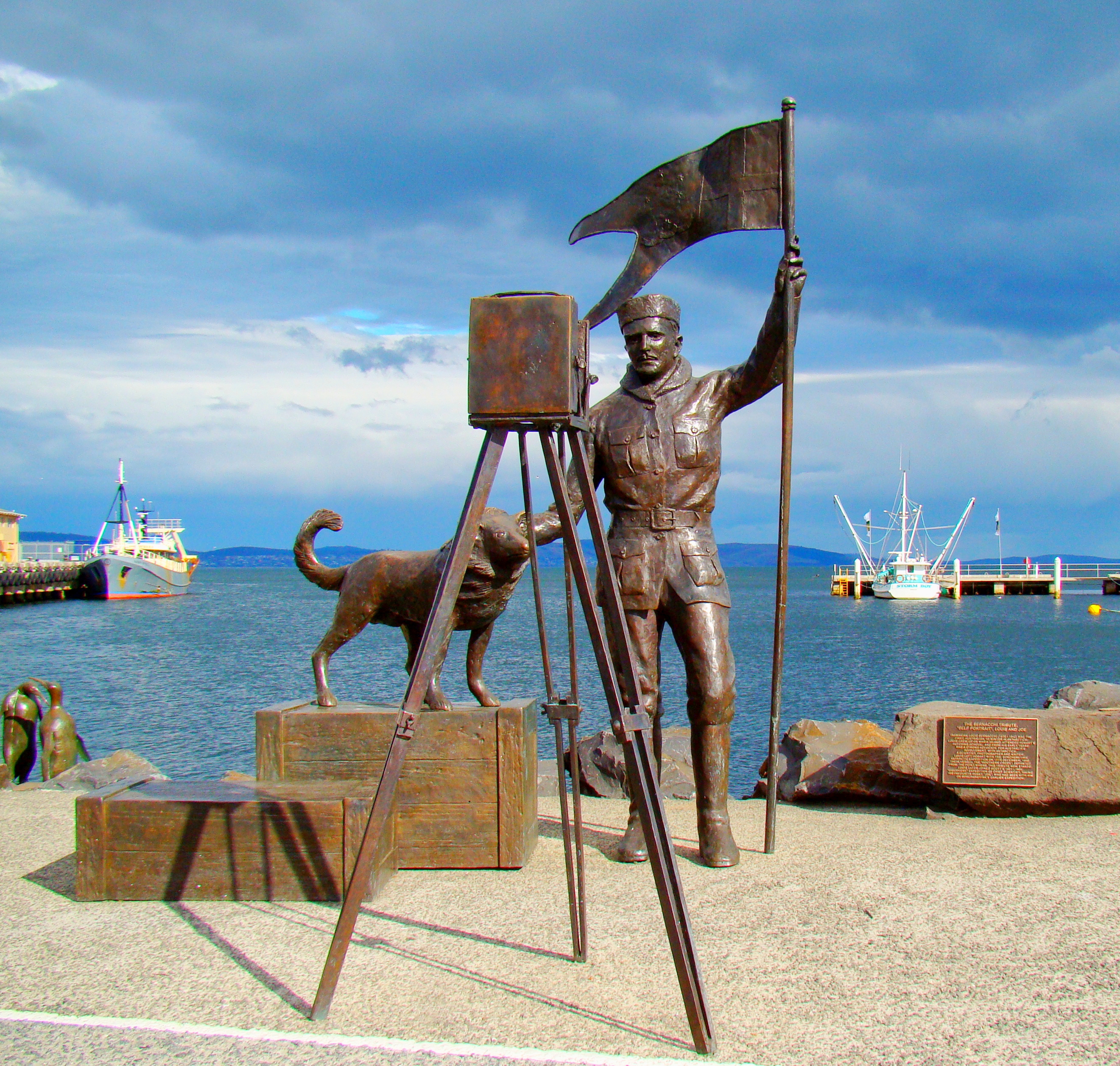 Wineglass Bay & Freycinet Day Tour from Hobart