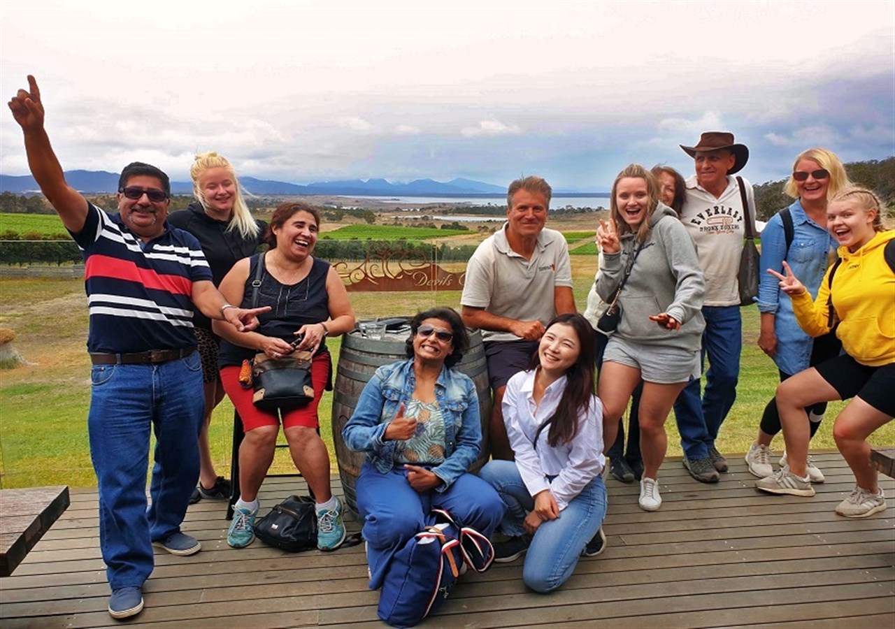 Wineglass Bay Discovery - Freycinet NP & Tasmania East Coast Day Tour via Richmond 