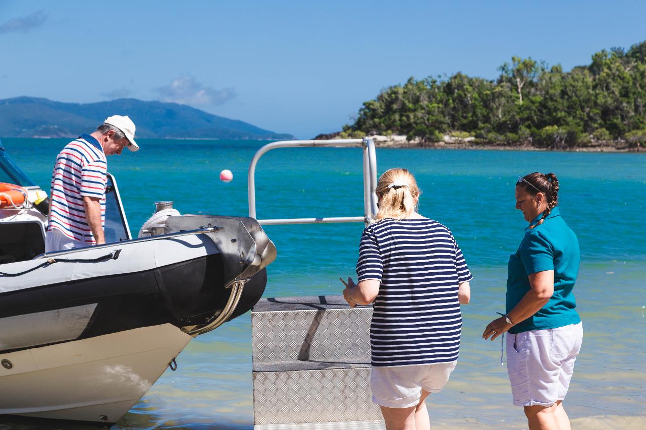 Private Transfer Palm Bay Resort - Hamilton Island