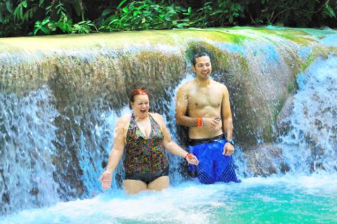 591336b34e5d4f34a26db0eccb6388d1Dunns_River_Falls_2