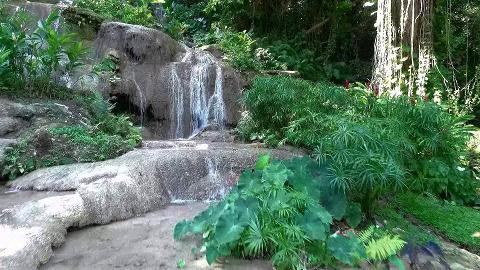 FALLS