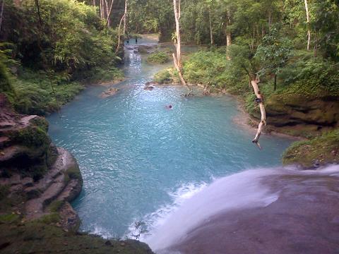 Waterfall_looking_down