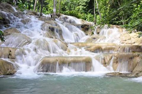 ca54807a8ac64cfc9950178c872ff937Dunn_s_River_Falls_7