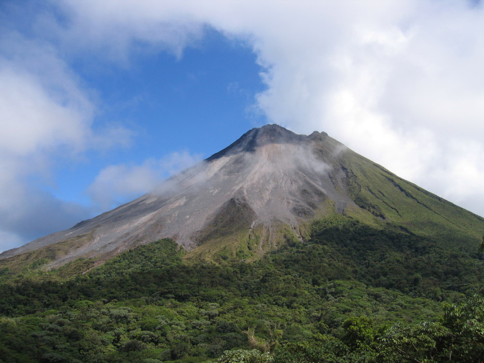 Arenal Volcano tour, hot-springs & dinner ( baldi hot springs) - Camino ...