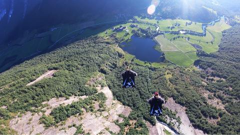 Wingsuit_Basejump_2_noglow