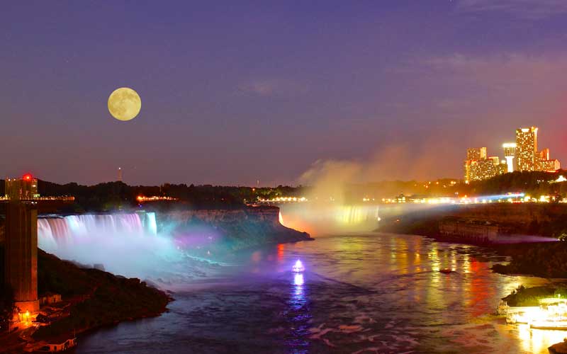 Mississauga To Niagara Falls Day and Evening Tour (Small Group. Includes Boat Cruise & Wine Tasting)