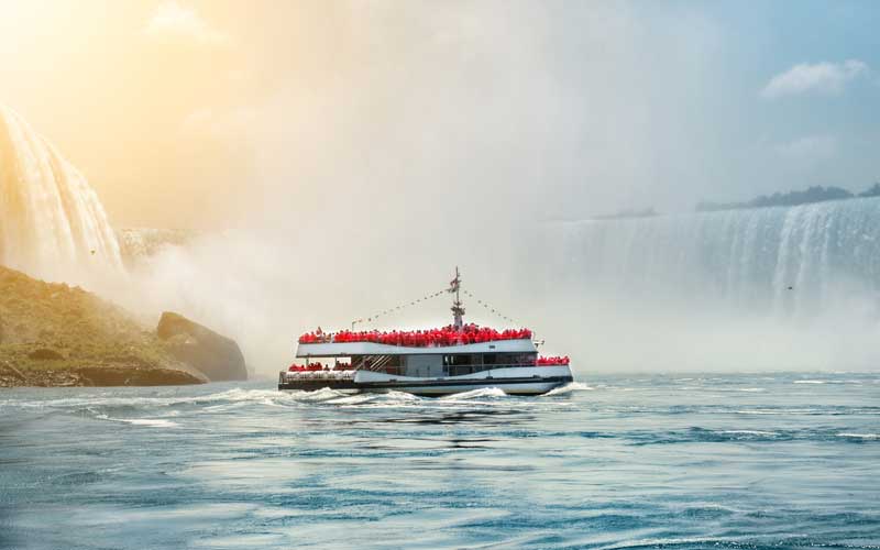 Oakville To Niagara Falls Day Tour (Small Group. Includes Boat Cruise & Wine Tasting)