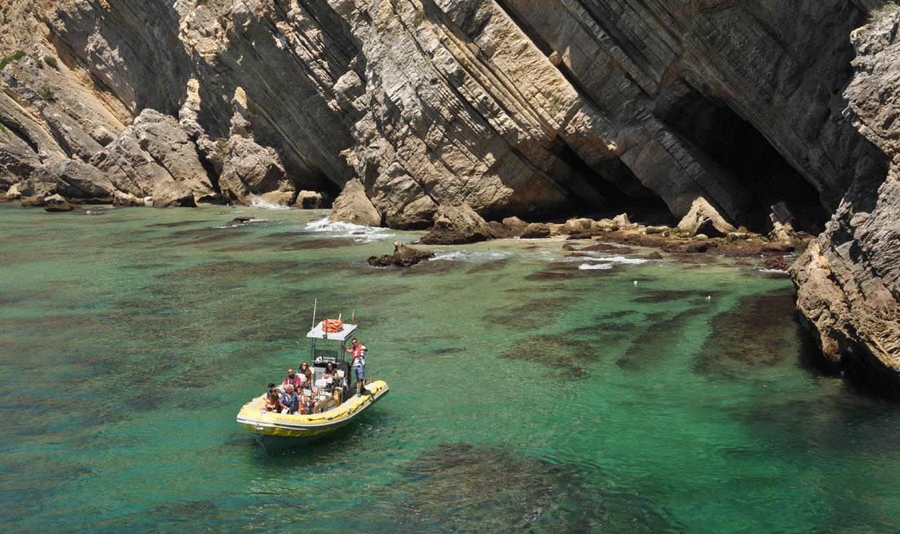 Passeio de Barco pelas enseadas da Arrábida