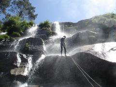 Aventura em Canyoning com transporte (2 dias)