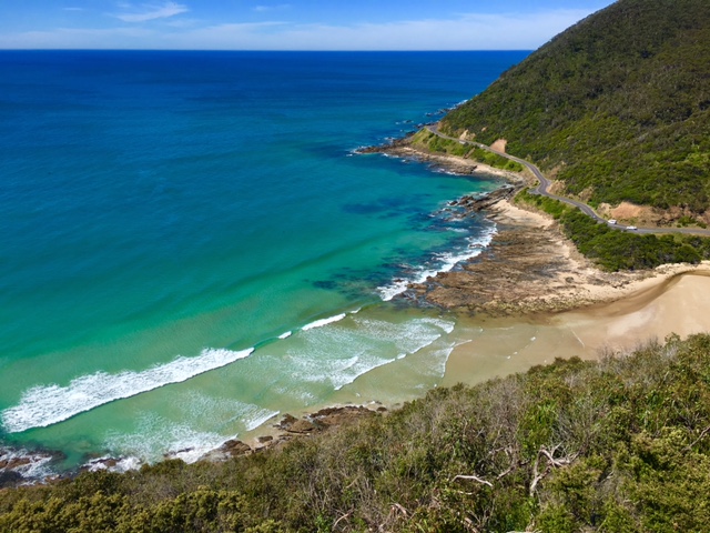 The Great Ocean Road and 12 Apostles Tour