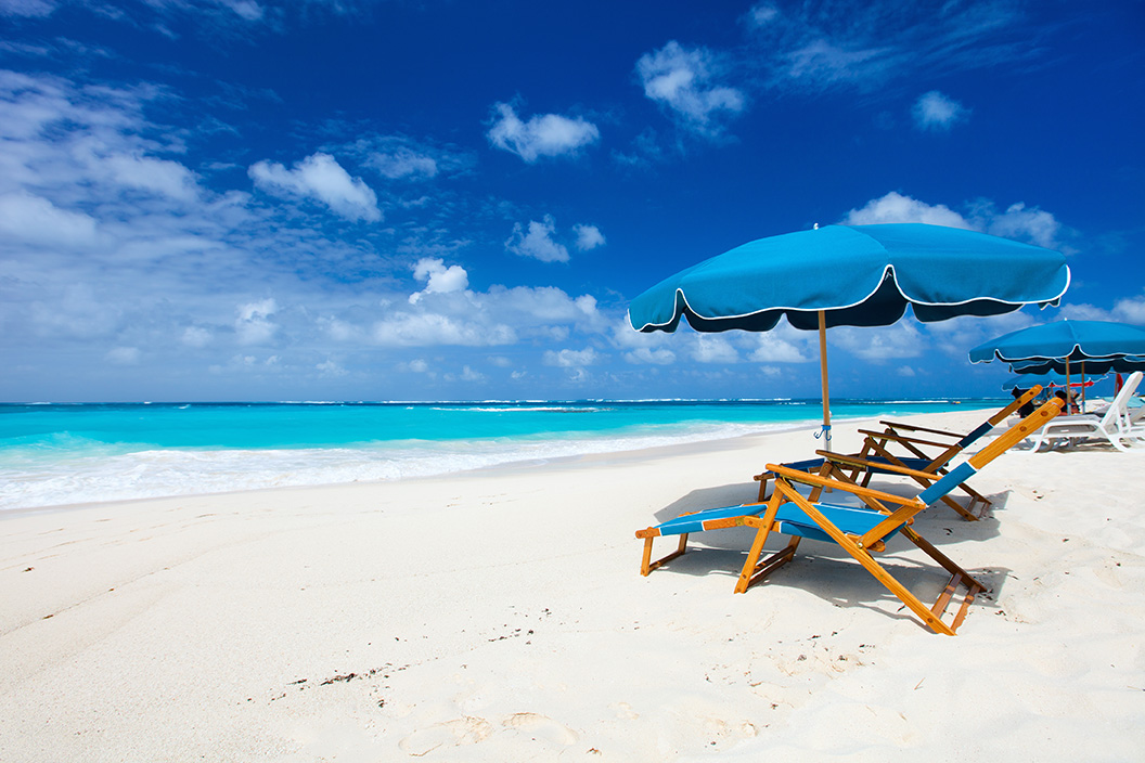 Beach Umbrella & 2 Beach Lounge Chairs
