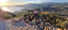 Location VTT electrique 1/2 journée Pack Guide virtuel et assurance inclus- Cassis - Half day E-Mountain Bike rental in Cassis with Virtual Guide and Insurance